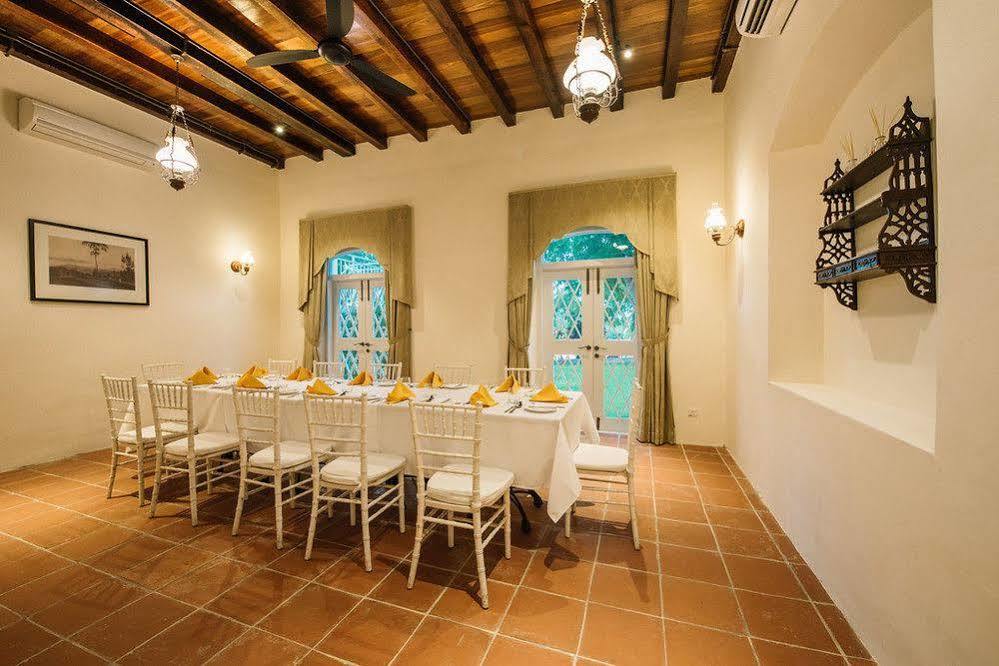 Botanica Mansion Bed & Breakfast Balik Pulau Exterior photo